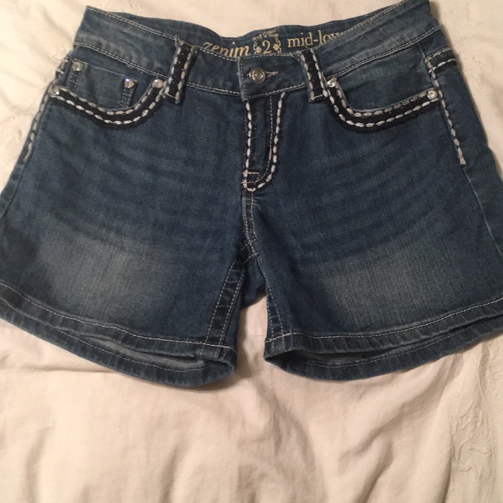 jeans shorts with tan detailing